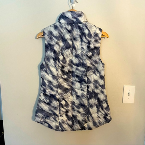 Athleta Blue & White Vest, Sz S - Picture 4 of 4